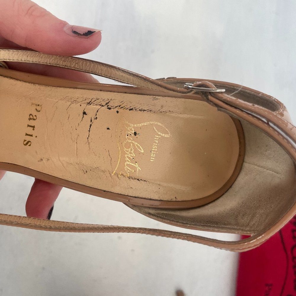 Christian Louboutin Gwynitta Sandals Nude Patent Leather Strappy Heels Size 39 - Picture 2 of 14